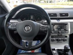 Volkswagen Passat full