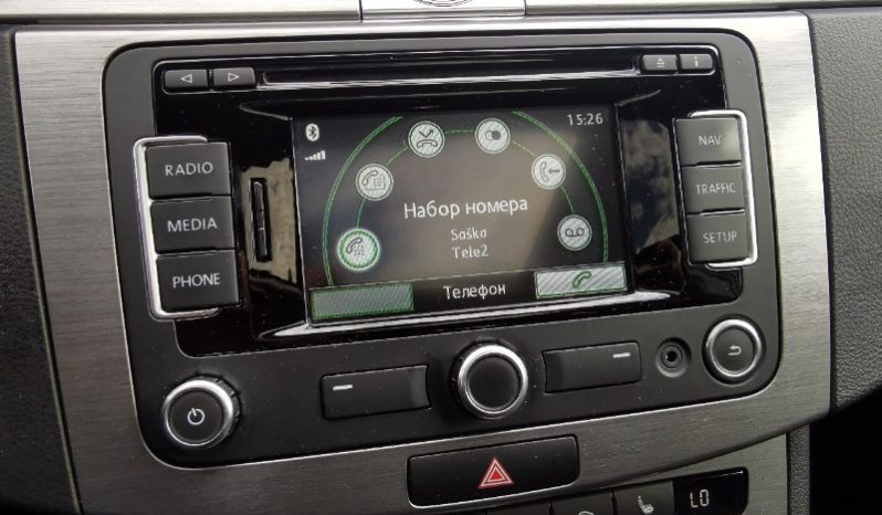 Volkswagen Passat full