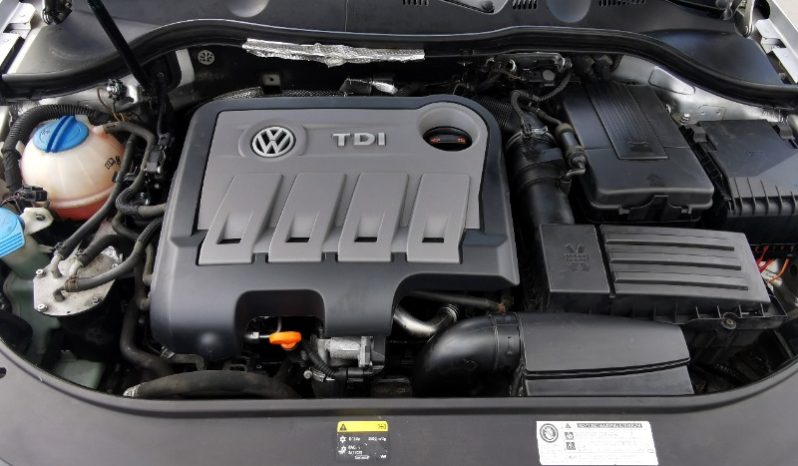 Volkswagen Passat full