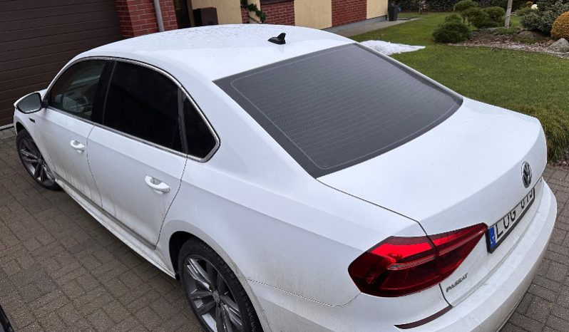 Volkswagen Passat 2015 full