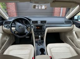 Volkswagen Passat 2015 full