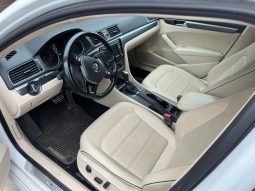 Volkswagen Passat 2015 full