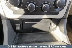 Chrysler 300 C 3.5 i V6 AWD 2005 full