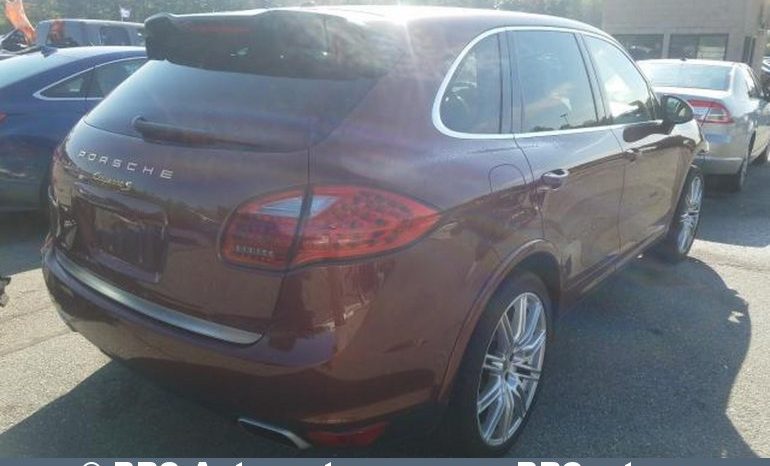 Porsche Cayenne S 4.8i automatas 2013 full