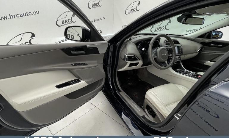 Jaguar XE 2.0i Prestige Automatas 2017 full