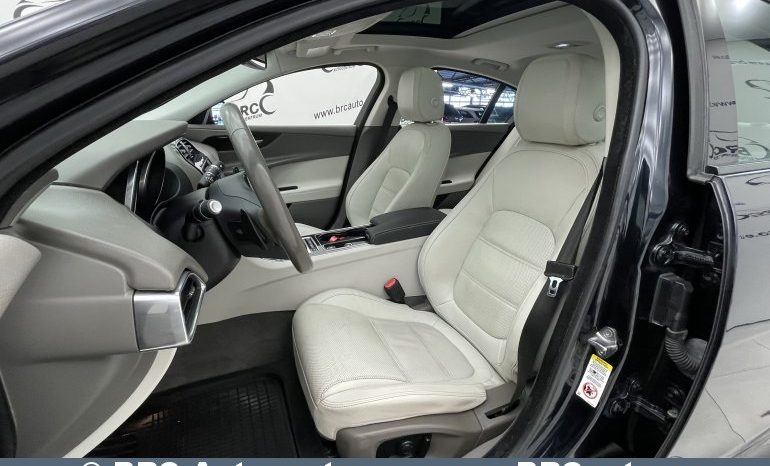 Jaguar XE 2.0i Prestige Automatas 2017 full