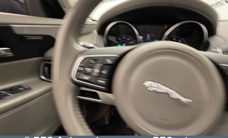 Jaguar XE 2.0i Prestige Automatas 2017 full