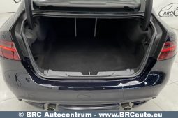 Jaguar XE 2.0i Prestige Automatas 2017 full