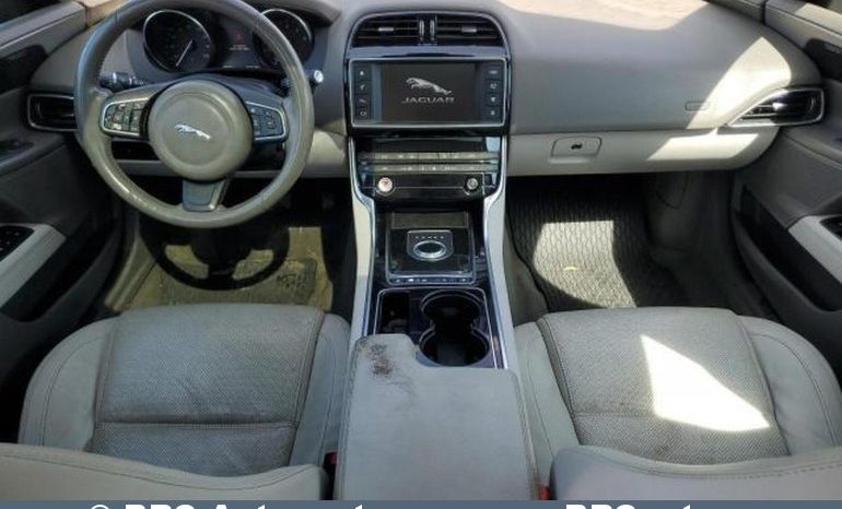 Jaguar XE 2.0i Prestige Automatas 2017 full