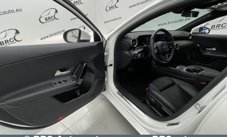 Mercedes-Benz A 180 Automatas 2019 full