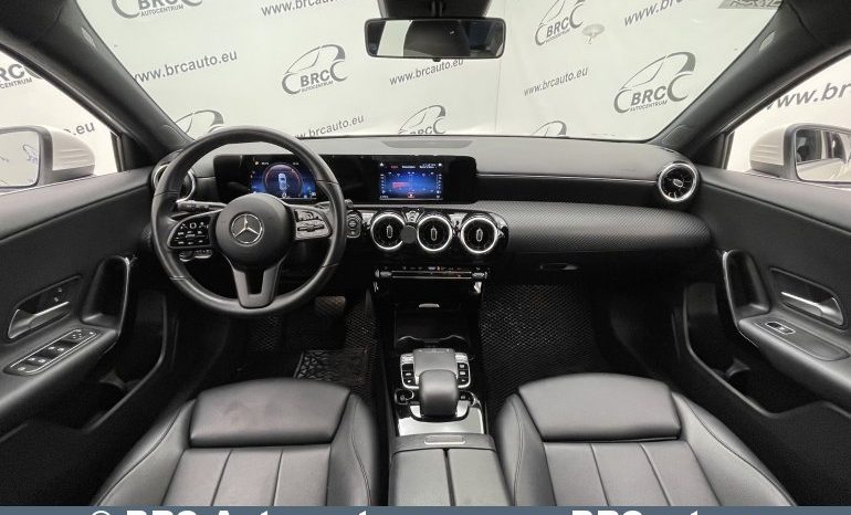 Mercedes-Benz A 180 Automatas 2019 full