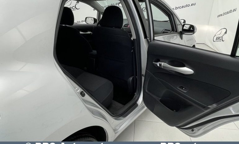 Toyota Auris 1.6 VVT-i Linea Sol Advanced 2012 full