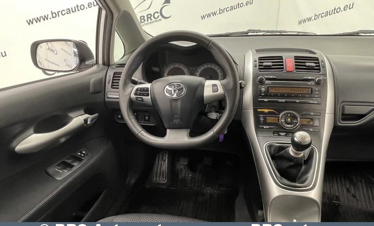 Toyota Auris 1.6 VVT-i Linea Sol Advanced 2012 full