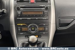 Toyota Auris 1.6 VVT-i Linea Sol Advanced 2012 full