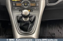 Toyota Auris 1.6 VVT-i Linea Sol Advanced 2012 full