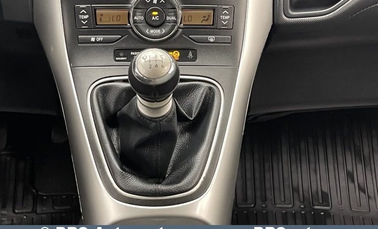 Toyota Auris 1.6 VVT-i Linea Sol Advanced 2012 full
