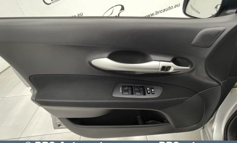 Toyota Auris 1.6 VVT-i Linea Sol Advanced 2012 full