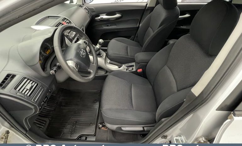 Toyota Auris 1.6 VVT-i Linea Sol Advanced 2012 full