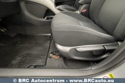 Toyota Auris 1.6 VVT-i Linea Sol Advanced 2012 full