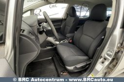 Toyota Auris 1.6 VVT-i Linea Sol Advanced 2012 full