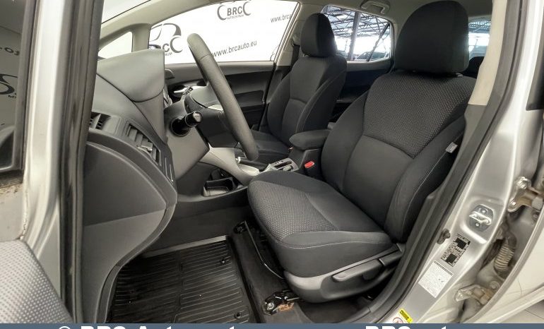 Toyota Auris 1.6 VVT-i Linea Sol Advanced 2012 full