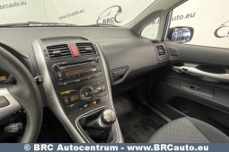 Toyota Auris 1.6 VVT-i Linea Sol Advanced 2012 full