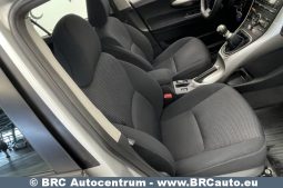 Toyota Auris 1.6 VVT-i Linea Sol Advanced 2012 full
