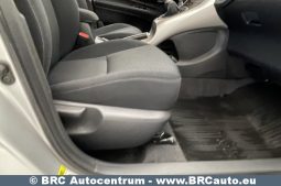 Toyota Auris 1.6 VVT-i Linea Sol Advanced 2012 full
