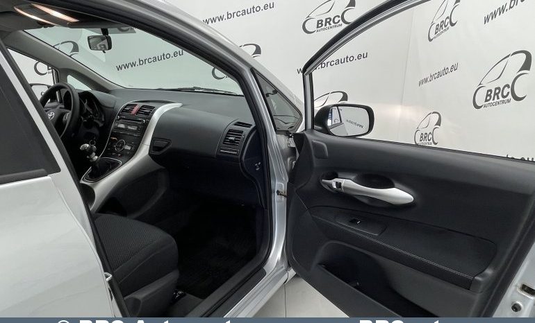 Toyota Auris 1.6 VVT-i Linea Sol Advanced 2012 full
