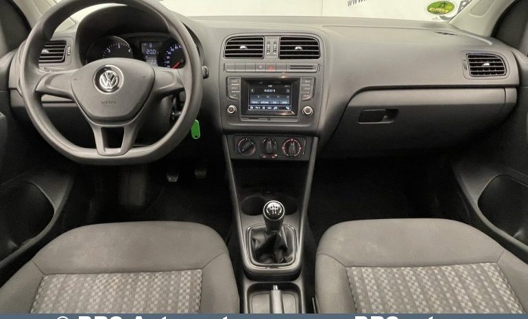 Volkswagen Polo 1.4 TDI Trendline 2015 full