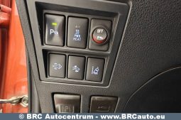 Toyota Hilux Double Cab 2.4 D-4D Anniversary Edition 4WD AT 2019 full
