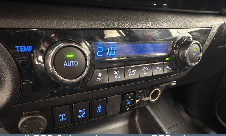Toyota Hilux Double Cab 2.4 D-4D Anniversary Edition 4WD AT 2019 full