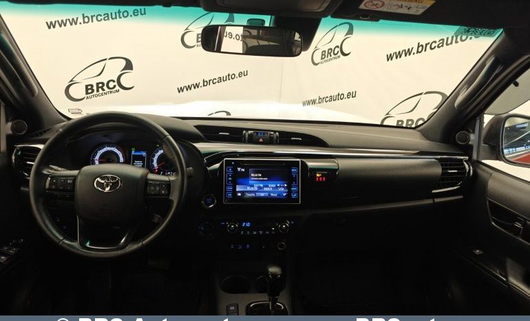 Toyota Hilux Double Cab 2.4 D-4D Anniversary Edition 4WD AT 2019 full