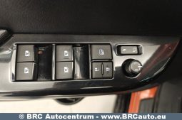 Toyota Hilux Double Cab 2.4 D-4D Anniversary Edition 4WD AT 2019 full