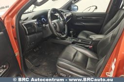 Toyota Hilux Double Cab 2.4 D-4D Anniversary Edition 4WD AT 2019 full