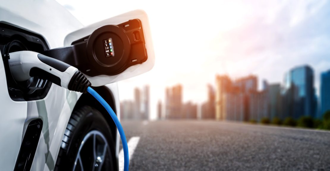 Elektromobilis (Shutterstock nuotr.)
