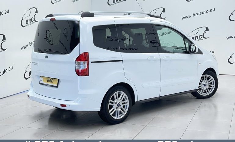 Ford Tourneo Courier 1.5 TDCi 2020 full