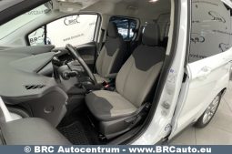 Ford Tourneo Courier 1.5 TDCi 2020 full