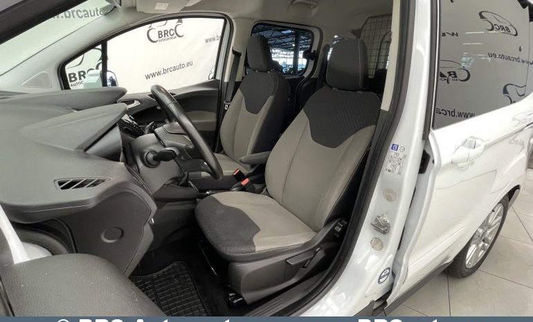 Ford Tourneo Courier 1.5 TDCi 2020 full