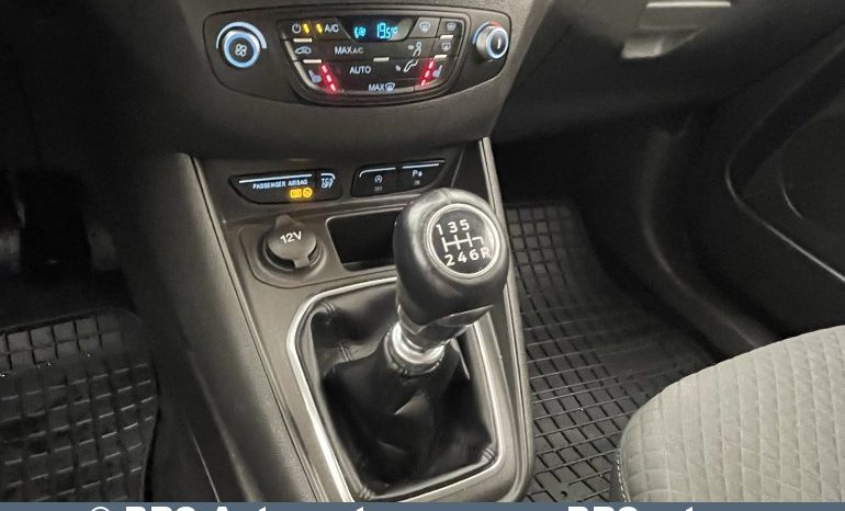 Ford Tourneo Courier 1.5 TDCi 2020 full
