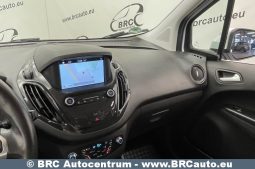 Ford Tourneo Courier 1.5 TDCi 2020 full