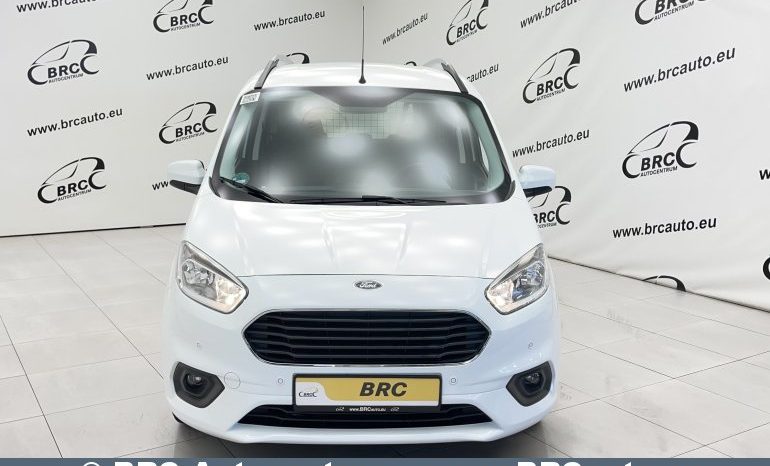 Ford Tourneo Courier 1.5 TDCi 2020 full