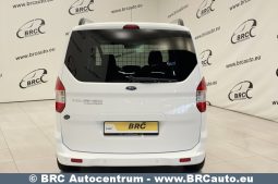 Ford Tourneo Courier 1.5 TDCi 2020 full