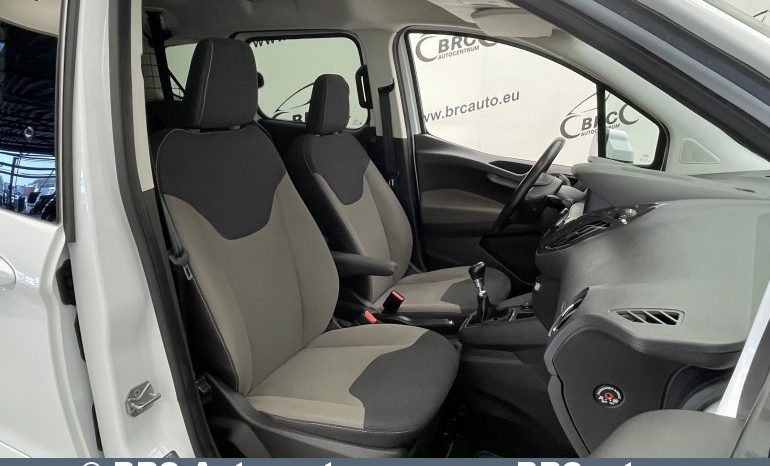 Ford Tourneo Courier 1.5 TDCi 2020 full