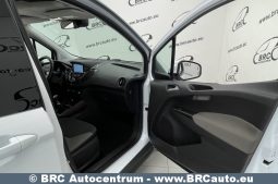 Ford Tourneo Courier 1.5 TDCi 2020 full
