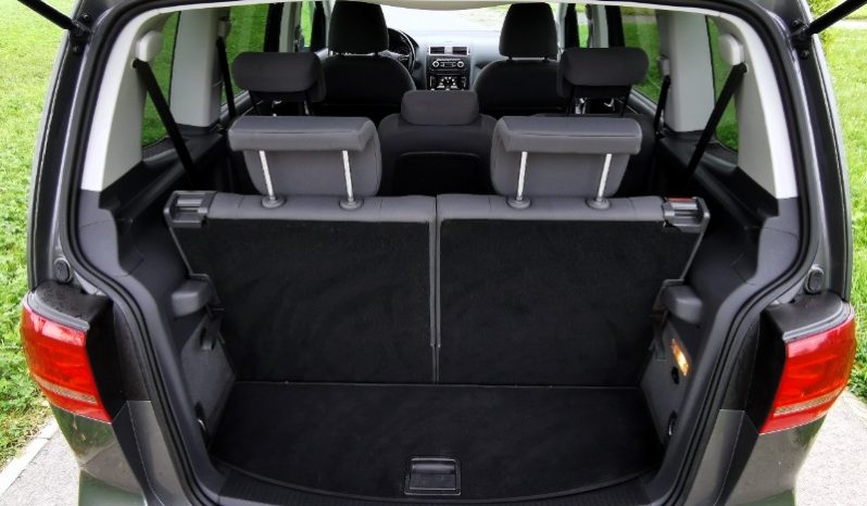 Volkswagen Touran 2012 full