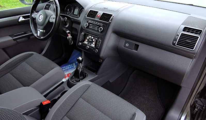 Volkswagen Touran 2012 full