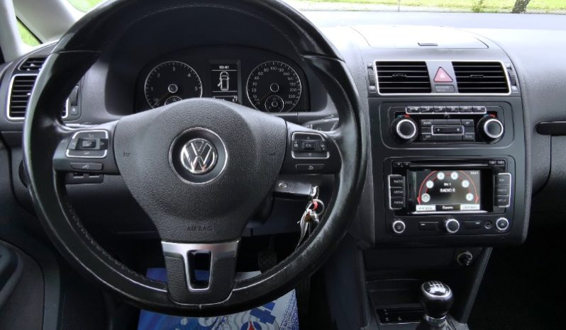 Volkswagen Touran 2012 full