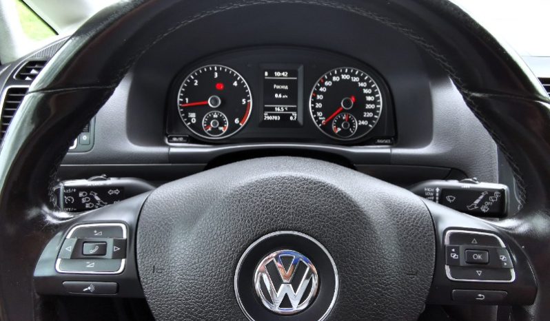 Volkswagen Touran 2012 full