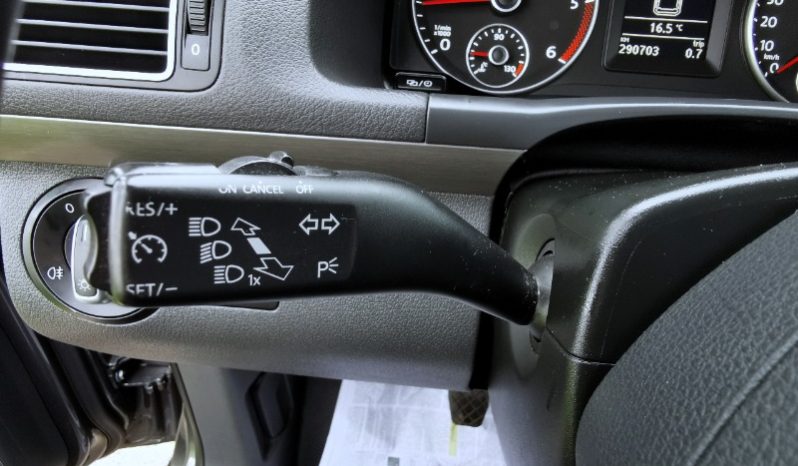 Volkswagen Touran 2012 full